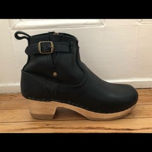 No 6 clog boot, black, size 39